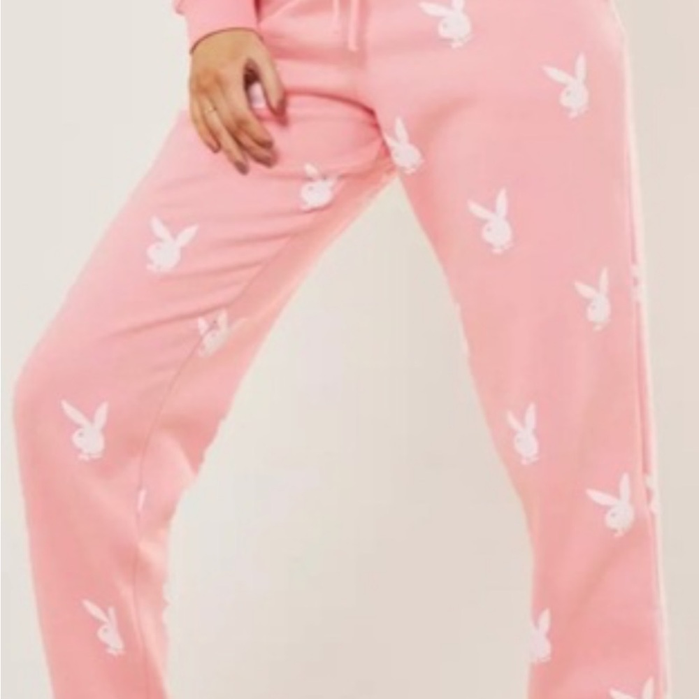 Playboy Missquided Womens AOP
Joggers Pink Bunny Drawstring
Oversized